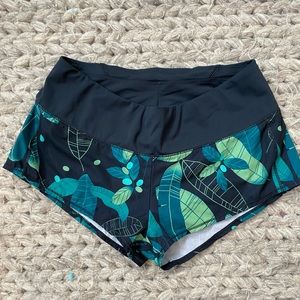 Oiselle Green Leaf Mac Rogas Size 4